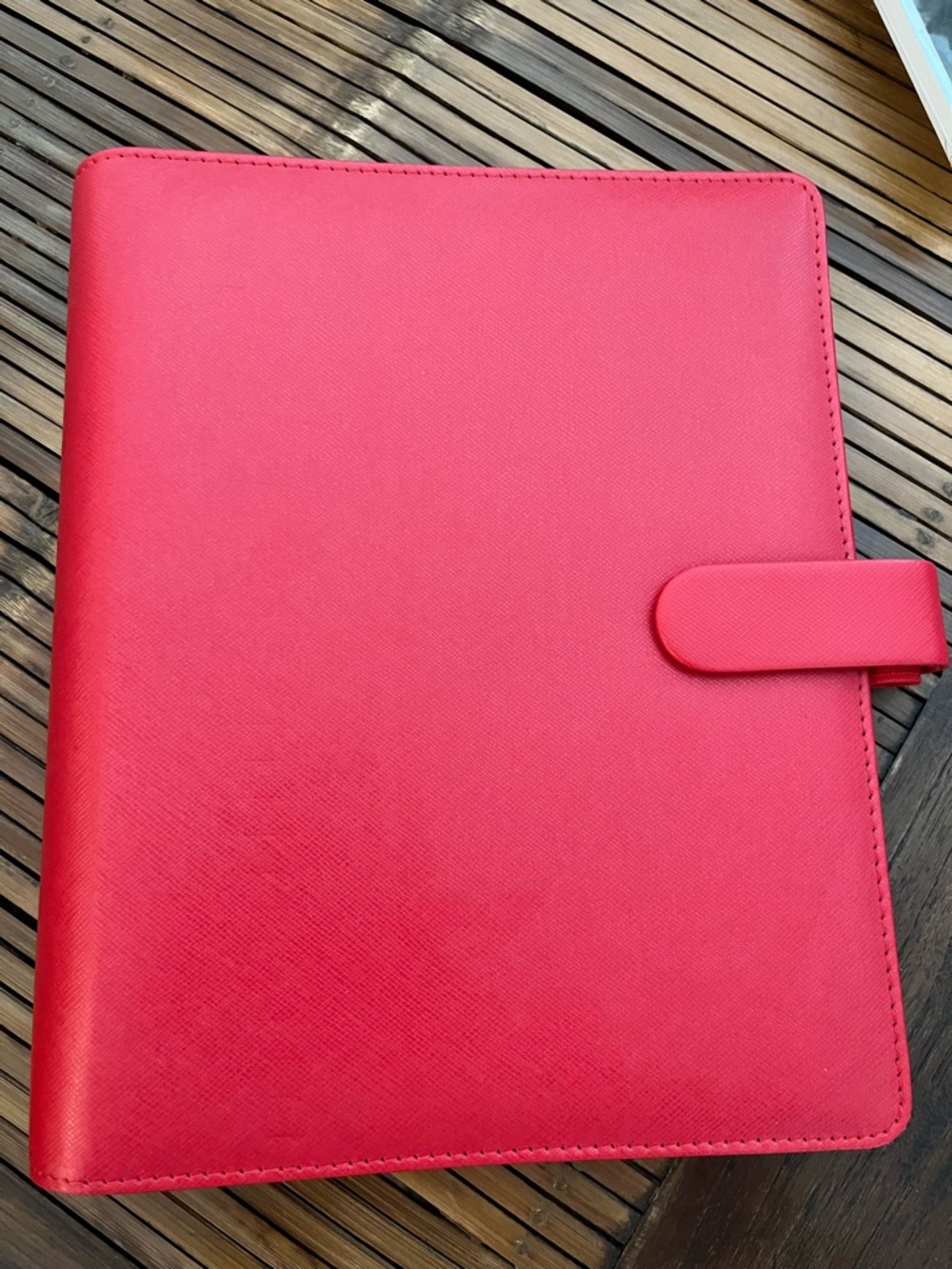 Filofax Saffiano Organizer, Poppy red colour